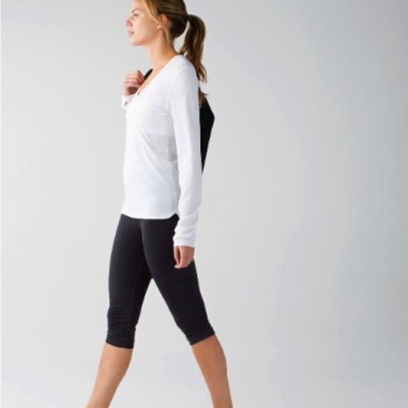 Lululemon In The Flow Crop - Picture 1 of 10